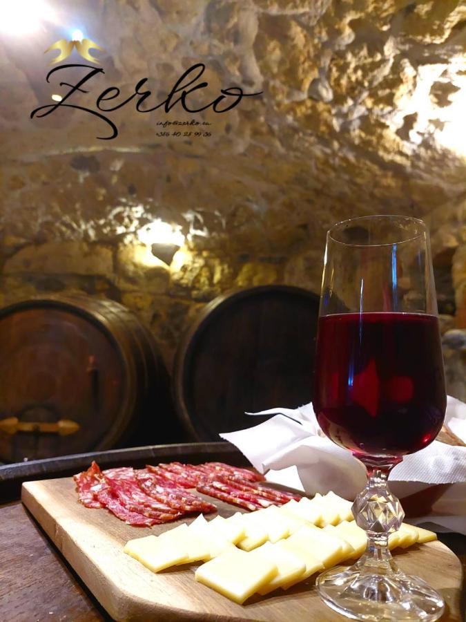 Zerko Holiday Home - Vineyard Chalet With Sauna And Jacuzzi Free Mirna Eksteriør bilde